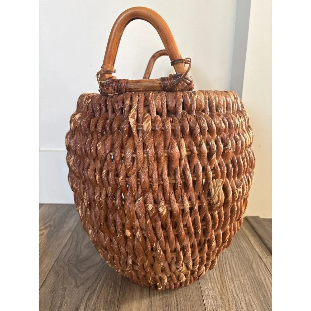 Vintage Hand‎ Woven Wicker Basket Brown Twisted Fiber